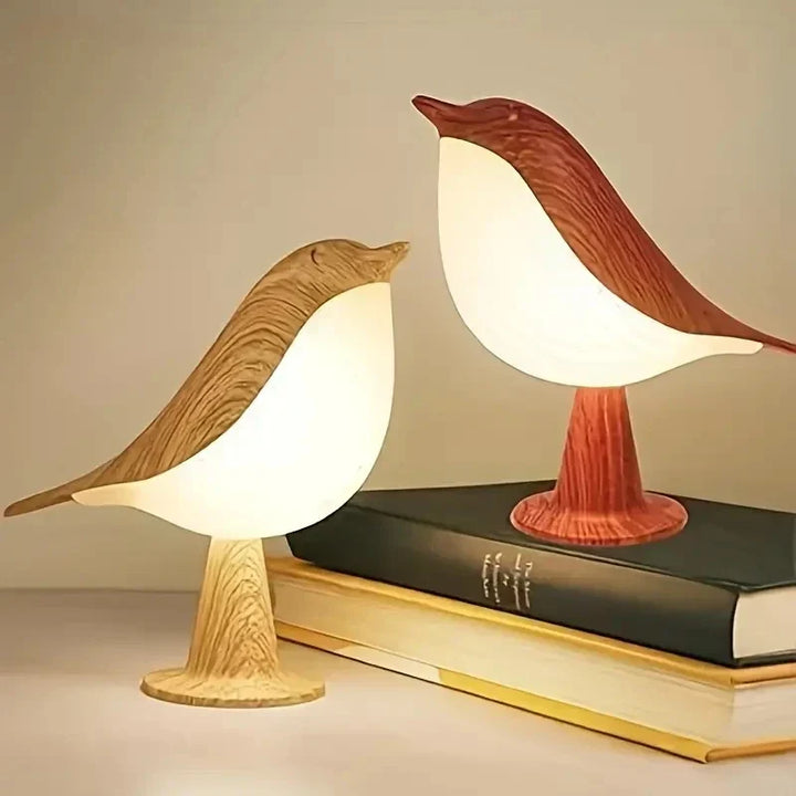 "Elegante Vogel Tischlampe, kabellos mit 3 Leuchtstufen, naturinspiriertes Design für stilvolle Beleuchtung."