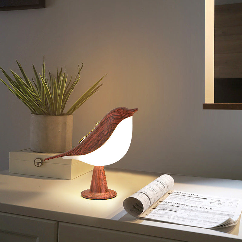 "Elegante Vogel Tischlampe, kabellos mit 3 Leuchtstufen, naturinspiriertes Design für stilvolle Beleuchtung."