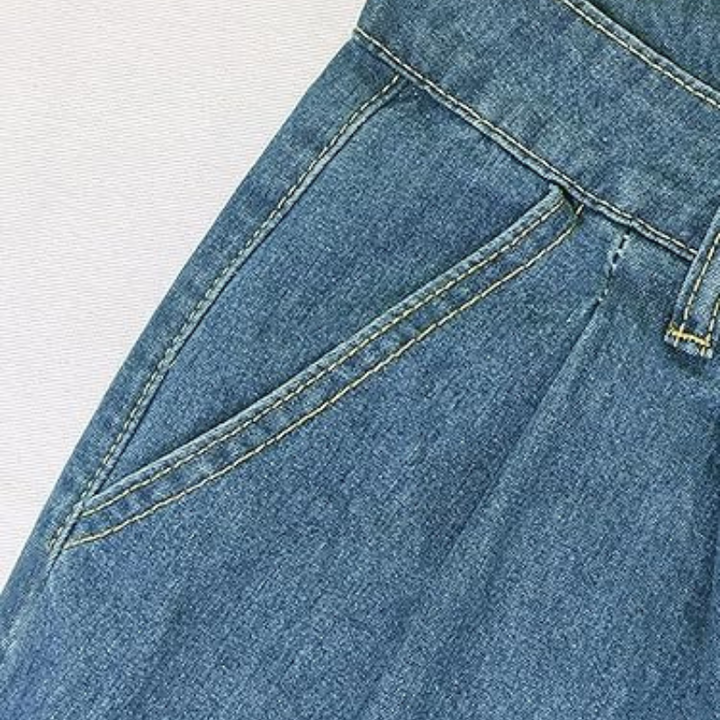 Elegante weite Damenhose in Beige, figurumspielend, aus atmungsaktivem Stoff für Komfort und Stil im Büro und Freizeit.
