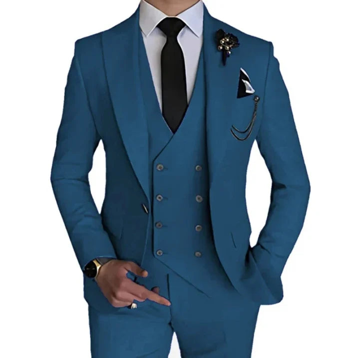 Eleganter 3-teiliger Herren Hochzeitsanzug mit einreihiger Jacke, Peak-Revers und schlanker Silhouette für formelle Anlässe.