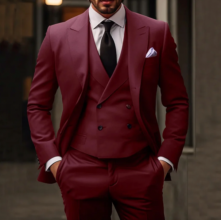"Eleganter 3-teiliger Herrenanzug mit Sakko, Weste und Hose, ideal für formelle Anlässe und stilvolles Auftreten"
