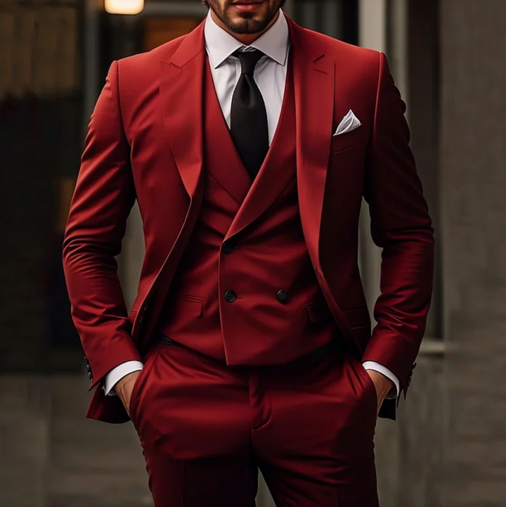 "Eleganter 3-teiliger Herrenanzug mit Sakko, Weste und Hose, ideal für formelle Anlässe und stilvolles Auftreten"