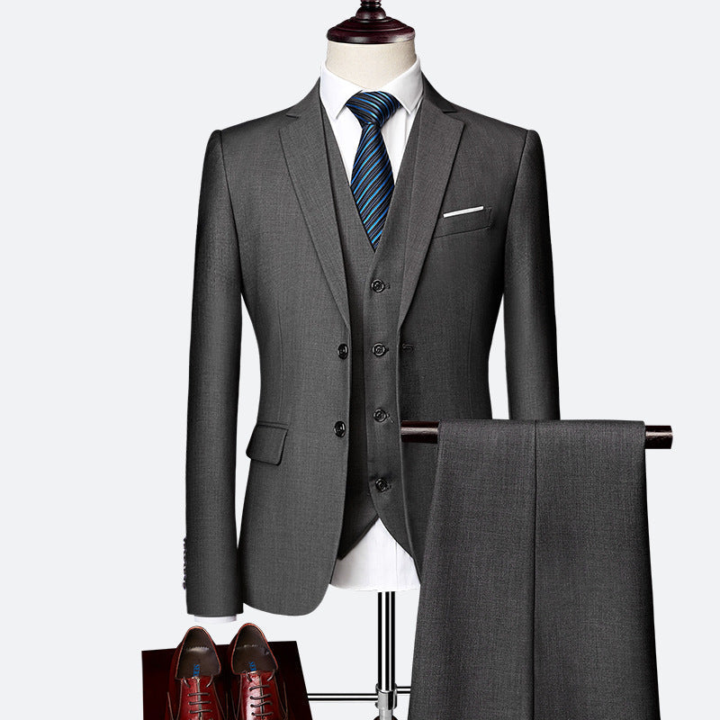 "Eleganter 3-tlg. Herrenanzug in klassischem Design, ideal für Hochzeiten & Business, mit schlanker Passform in Schwarz."