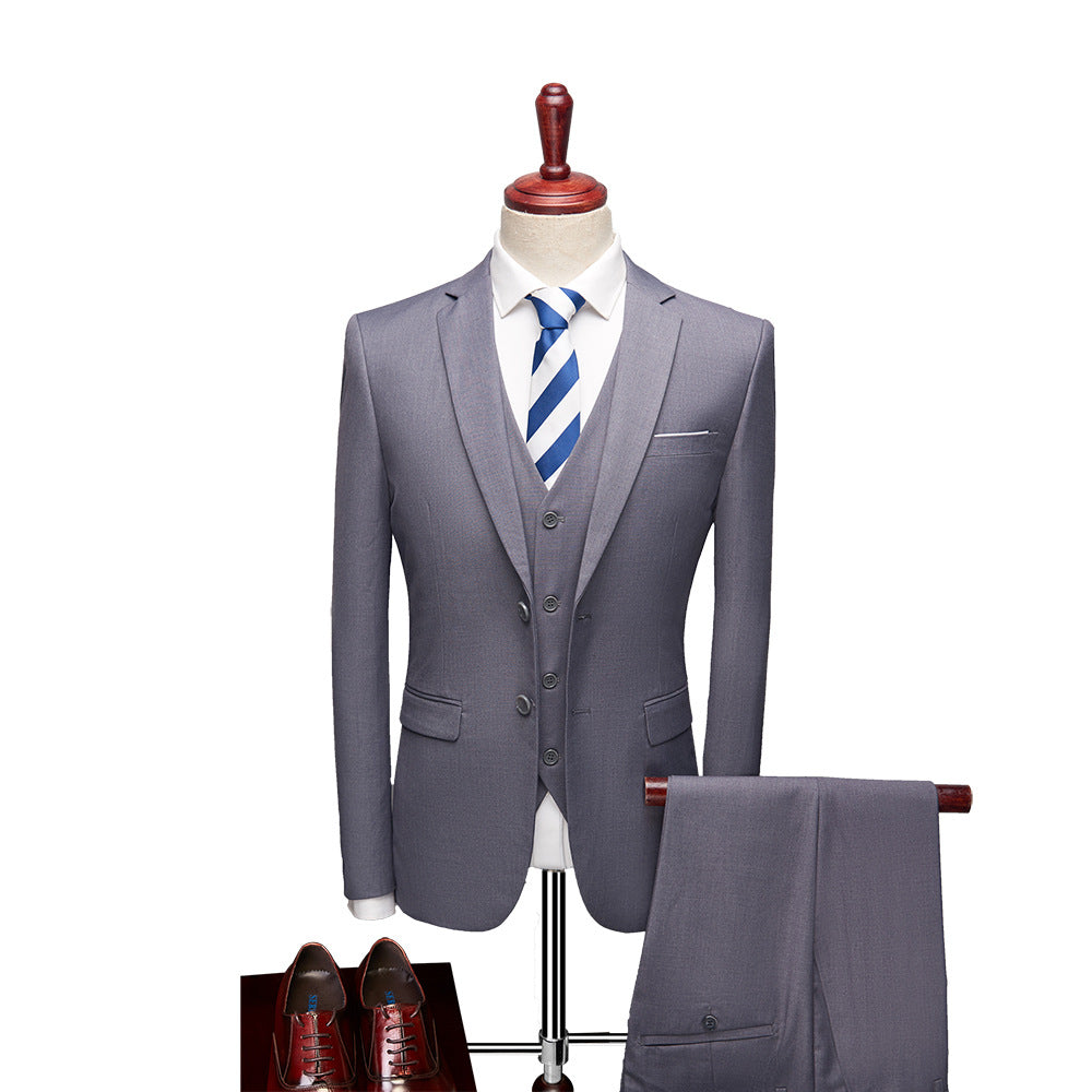 "Eleganter 3-tlg. Herrenanzug in klassischem Design, ideal für Hochzeiten & Business, mit schlanker Passform in Schwarz."