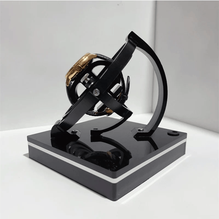 "Eleganter automatischer Uhrenbeweger mit edlem Design, ideal für Luxusuhren im modernen Interieur, platzsparend und leise."