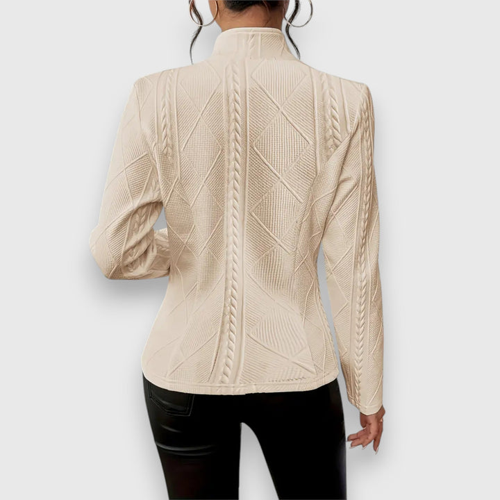 Eleganter Damen Blazer aus Premium Stoff, handgefertigt, zeitloses Design, perfekte Passform, ideal für jeden Anlass.
