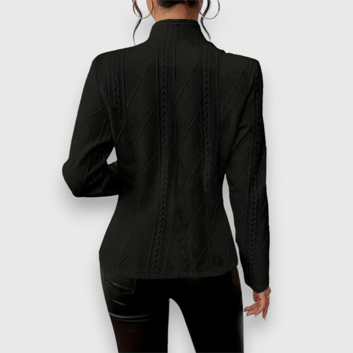 Eleganter Damen Blazer aus Premium Stoff, handgefertigt, zeitloses Design, perfekte Passform, ideal für jeden Anlass.