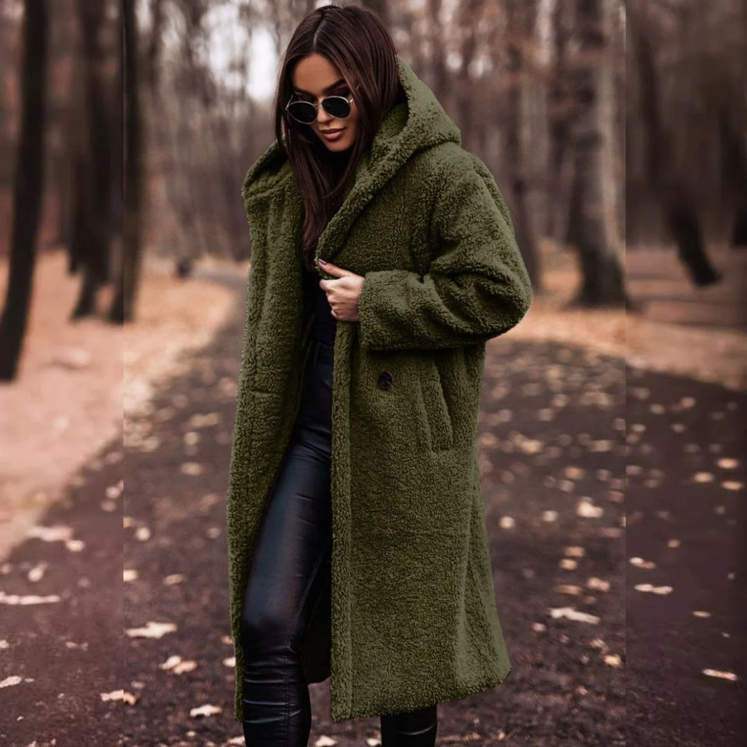 "Eleganter Damen-Herbstmantel in Beige mit weicher Fleece-Innenschicht für optimale Wärme und stilvolle Herbsttage."