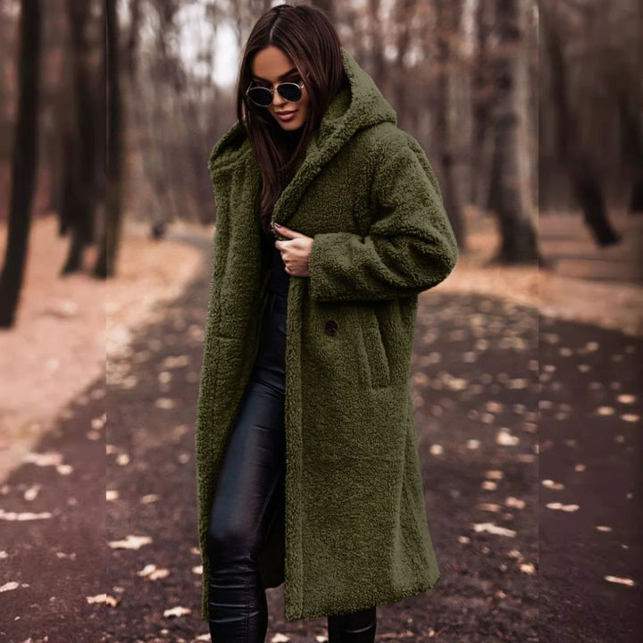"Eleganter Damen-Herbstmantel in Beige mit weicher Fleece-Innenschicht für optimale Wärme und stilvolle Herbsttage."
