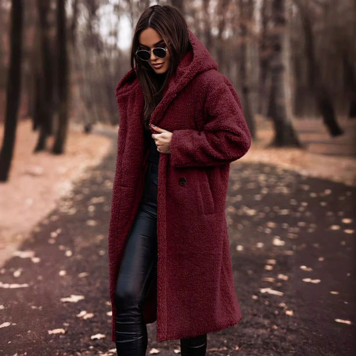 "Eleganter Damen-Herbstmantel in Beige mit weicher Fleece-Innenschicht für optimale Wärme und stilvolle Herbsttage."