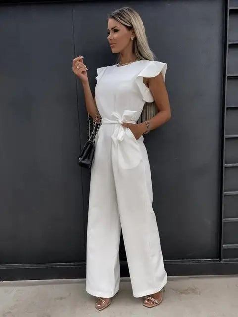 Eleganter Damen Jumpsuit mit Rüschenärmeln und weitem Bein in Schwarz, ideal für stilvolle Anlässe und Alltag.