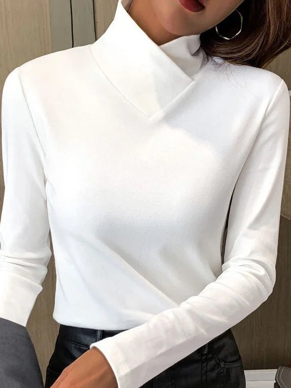 Eleganter Damen Rollkragenpullover aus weicher Wolle, grau, figurschmeichelnd, ideal für kalte Tage, vielseitig kombinierbar.