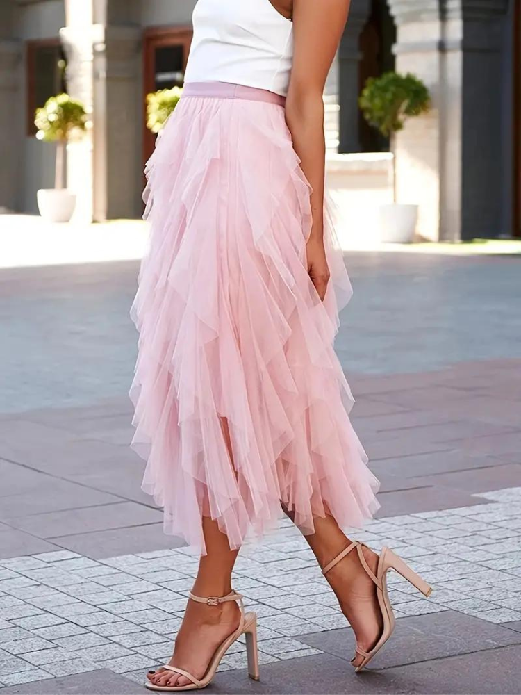 Eleganter Damen-Rüschenrock aus fließendem Tüllstoff, feminin mit Rüschen, ideal für festliche und lässige Anlässe.