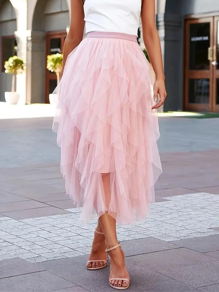Eleganter Damen-Rüschenrock aus fließendem Tüllstoff, feminin mit Rüschen, ideal für festliche und lässige Anlässe.
