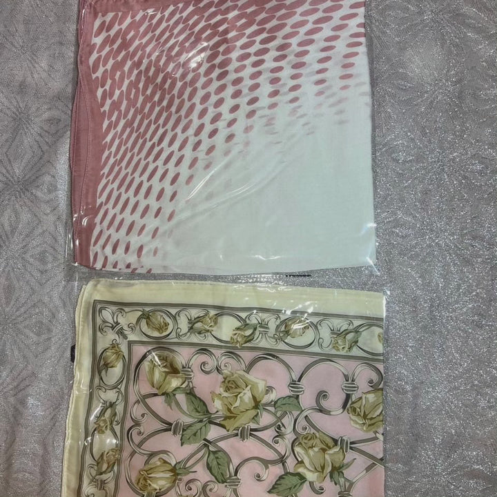 "Eleganter Damen-Seidenschal 70x70 cm in Quadratform, sanfter Glanz, vielseitig als Hals- oder Haaraccessoire tragbar."