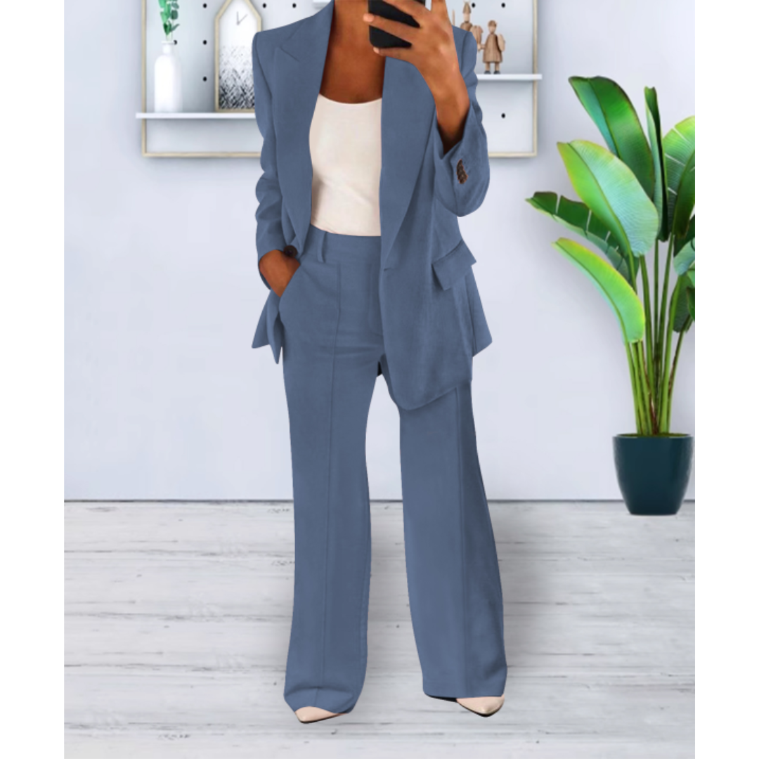 "Eleganter Damenanzug Eliana, schmeichelhafte Passform, geeignet für Büro und besondere Anlässe, in Navy Blau"