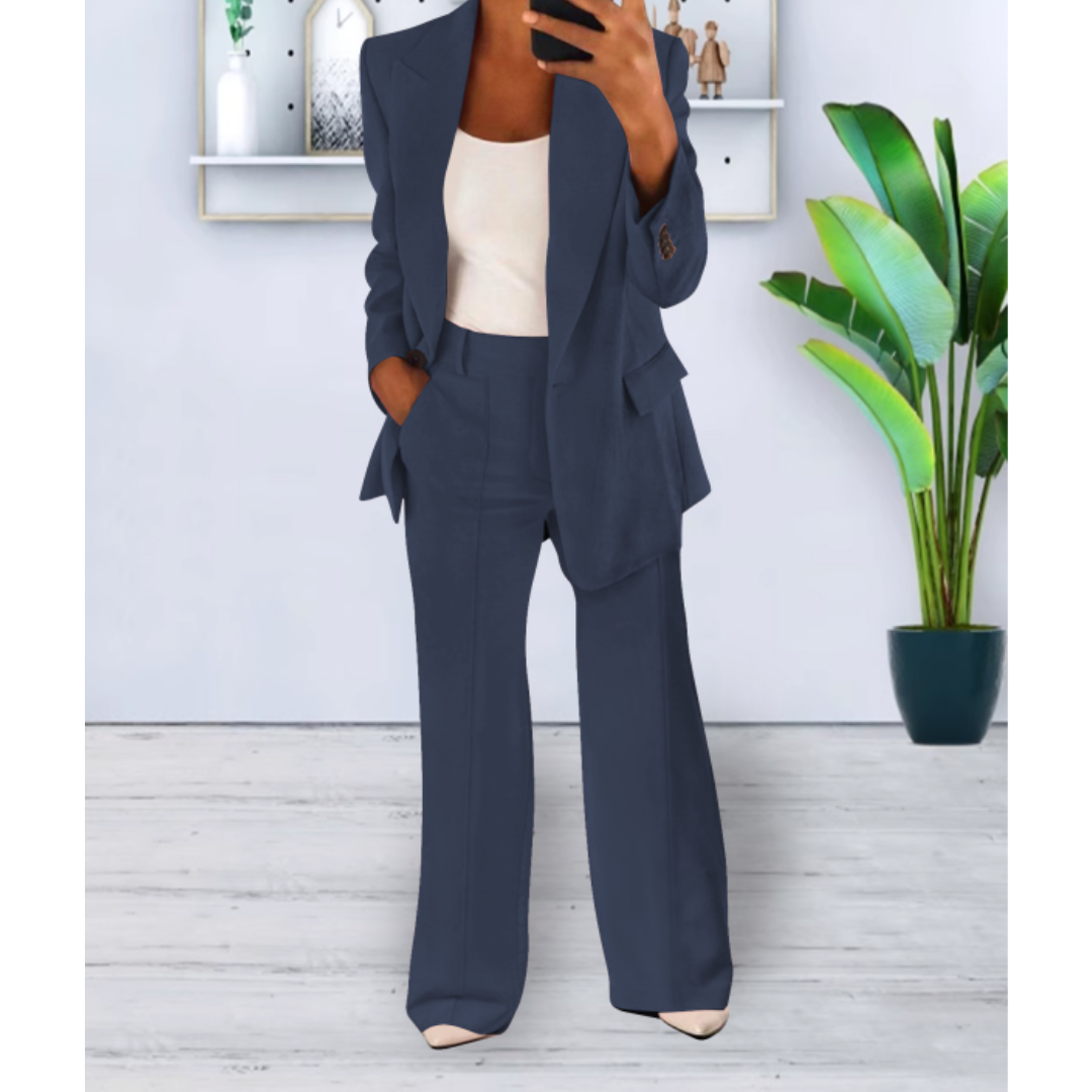 "Eleganter Damenanzug Eliana, schmeichelhafte Passform, geeignet für Büro und besondere Anlässe, in Navy Blau"
