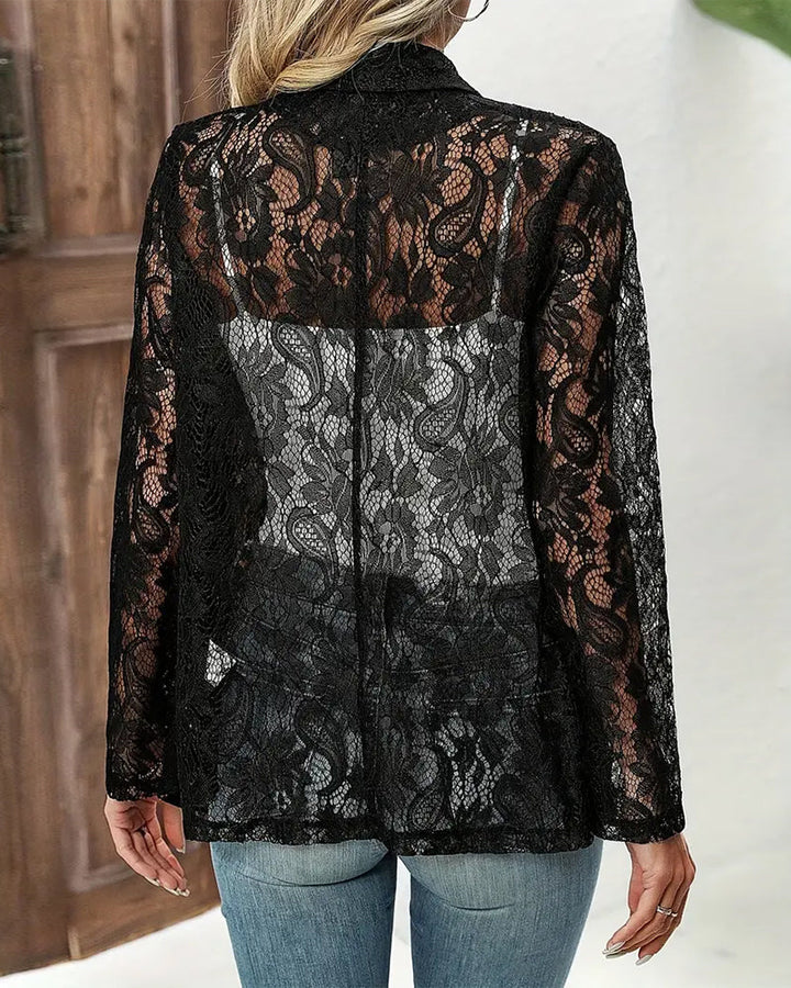 Eleganter Damenblazer mit Spitzenakzenten, chic und stilvoll, ideal für elegante Anlässe, in leichter Stoffqualität.