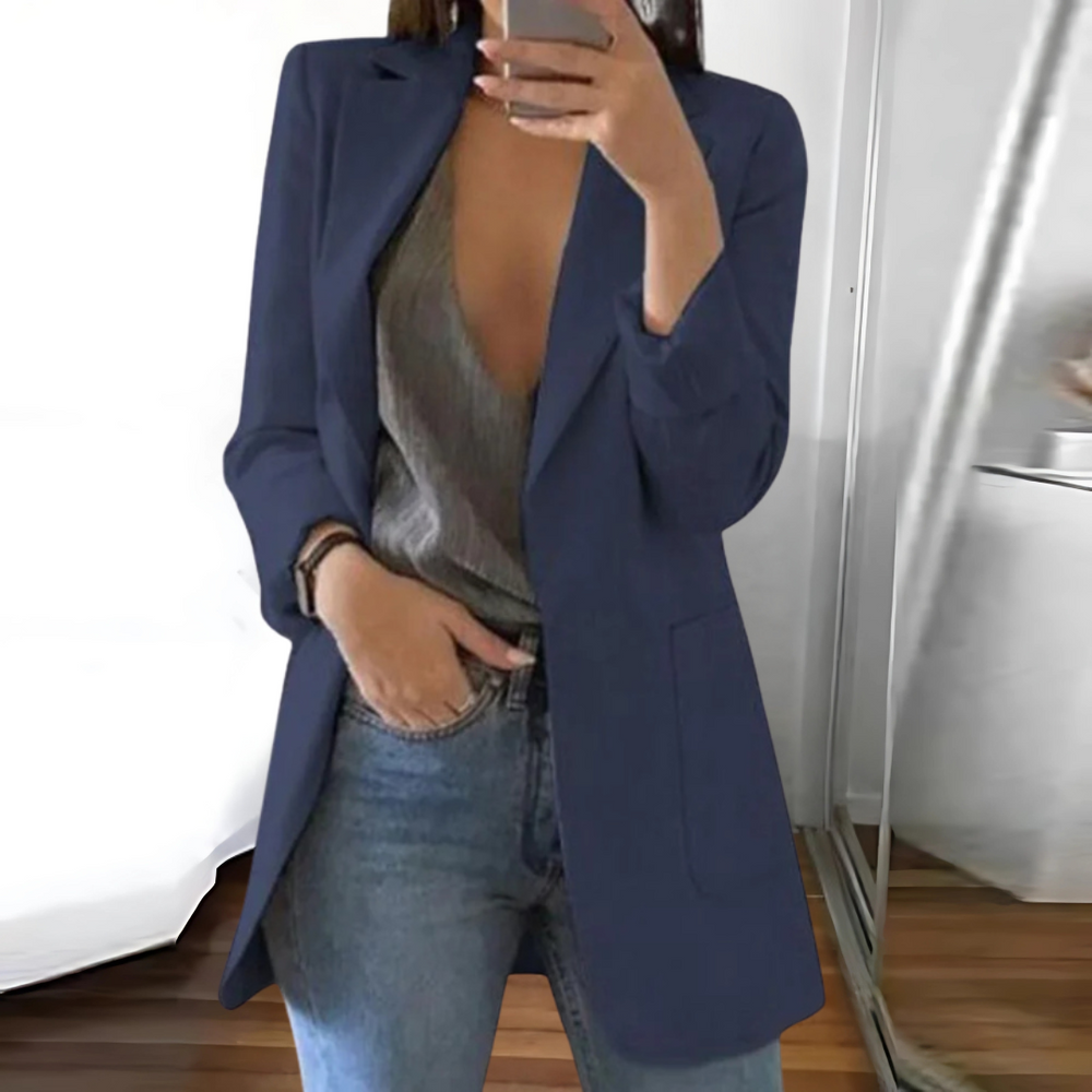 "Eleganter Damenblazer mit taillierter Silhouette, ideal für Büro und Abend, vielseitig kombinierbar in schickem Design."