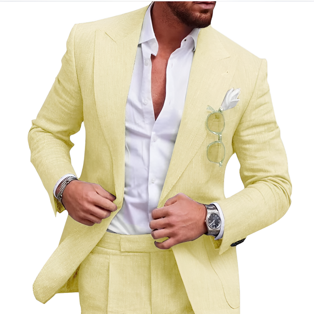 "Eleganter Herren-Leinenanzug in Champagner, zeitloses Design für Sommerereignisse, leicht und atmungsaktiv."
