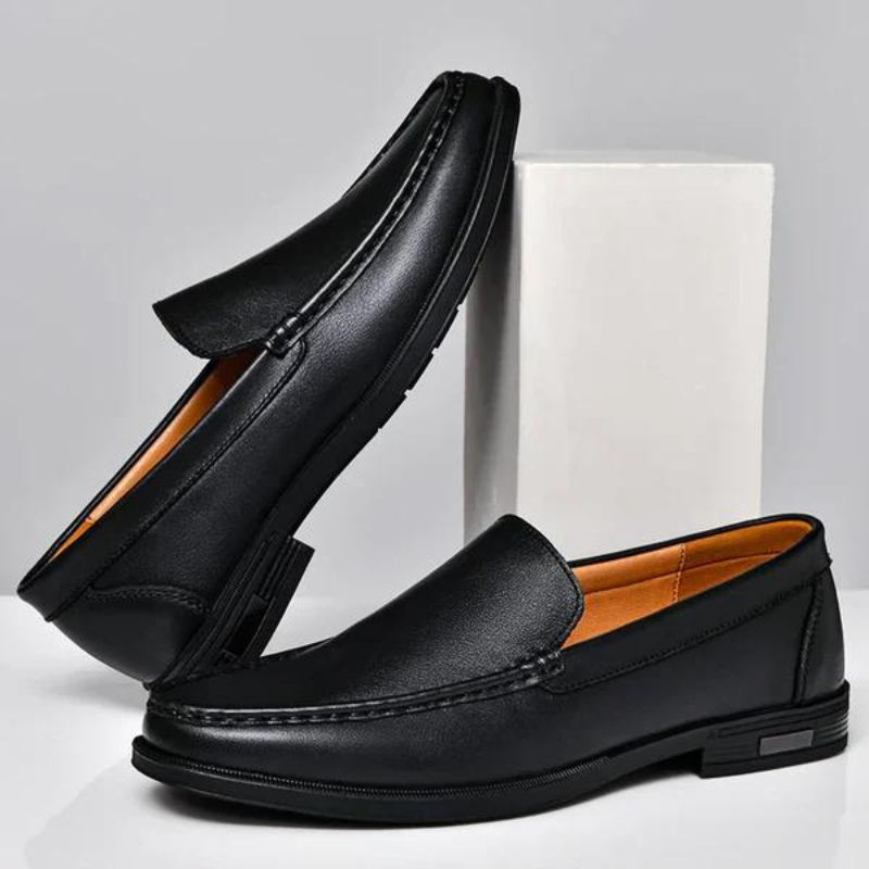 "Eleganter Herren Loafer aus echtem Leder, klassisches Design, luxuriös und stilvoll, ideal für jeden Anlass."