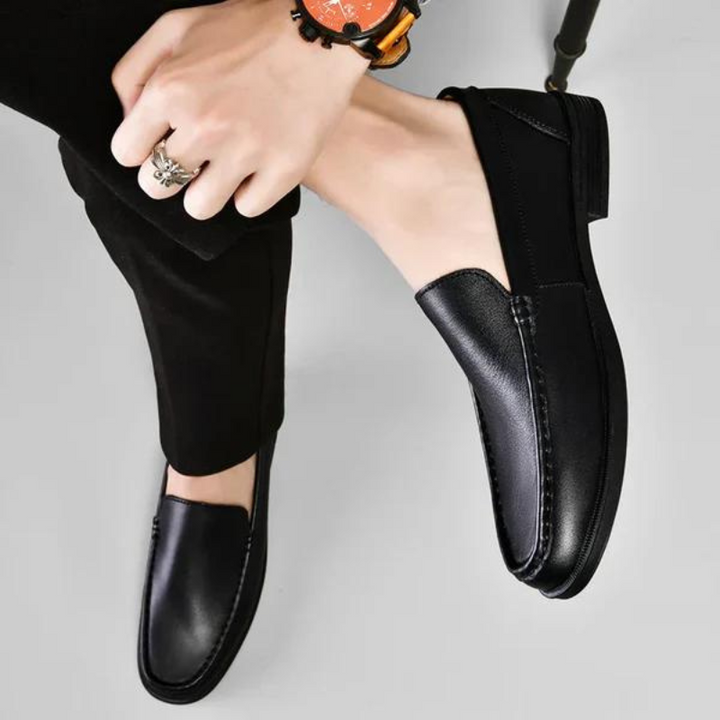 "Eleganter Herren Loafer aus echtem Leder, klassisches Design, luxuriös und stilvoll, ideal für jeden Anlass."