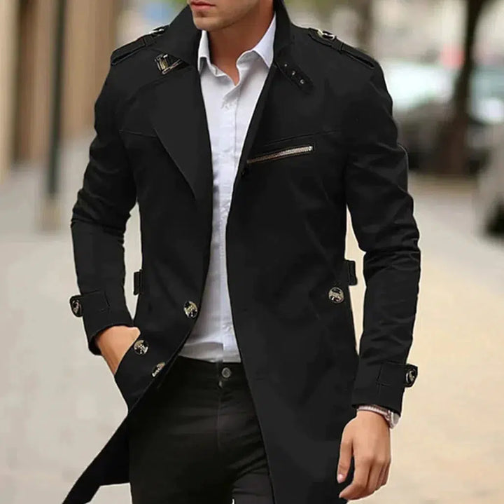 "Eleganter Herren-Trenchcoat in Beige, zeitloses Design, hochwertige Stoffe, perfekt für den Frühling und vielseitige Looks."