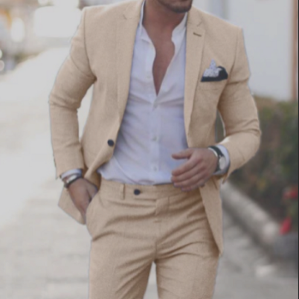 "Eleganter Herren Zweiteiler: Leichter Sommeranzug, atmungsaktiv, klassisches Design, ideal als Hochzeitsgast-Outfit."