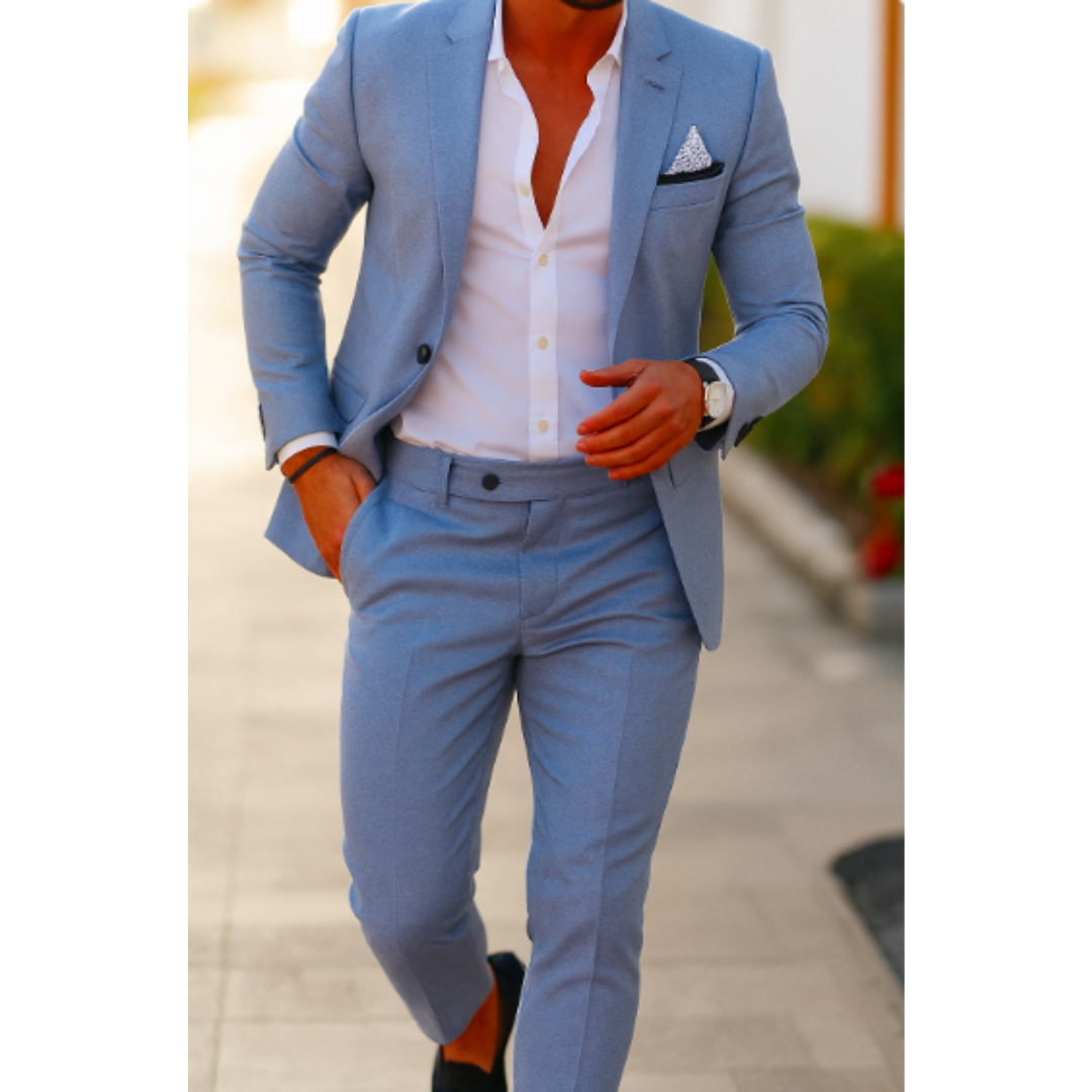 "Eleganter Herren Zweiteiler: Leichter Sommeranzug, atmungsaktiv, klassisches Design, ideal als Hochzeitsgast-Outfit."