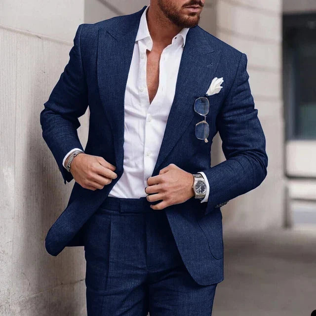 Eleganter Herrenanzug aus Leinen, 2-teilig, beige, ideal für Hochzeiten und Sommerfeiern, modern und stilvoll geschnitten.
