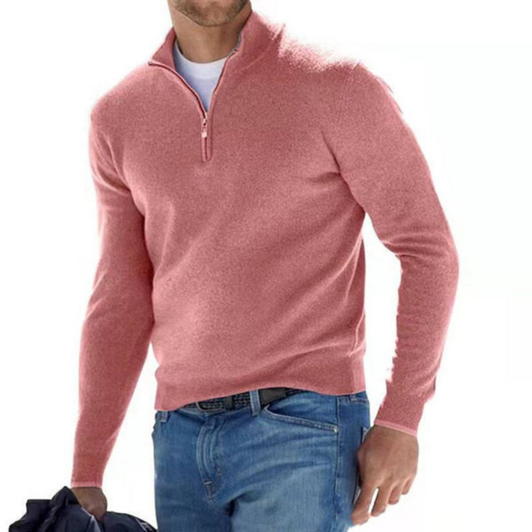"Eleganter Herrenpullover mit Merino V-Ausschnitt und Reißverschluss; klassische Form, atmungsaktive Synthetik-Wolle."