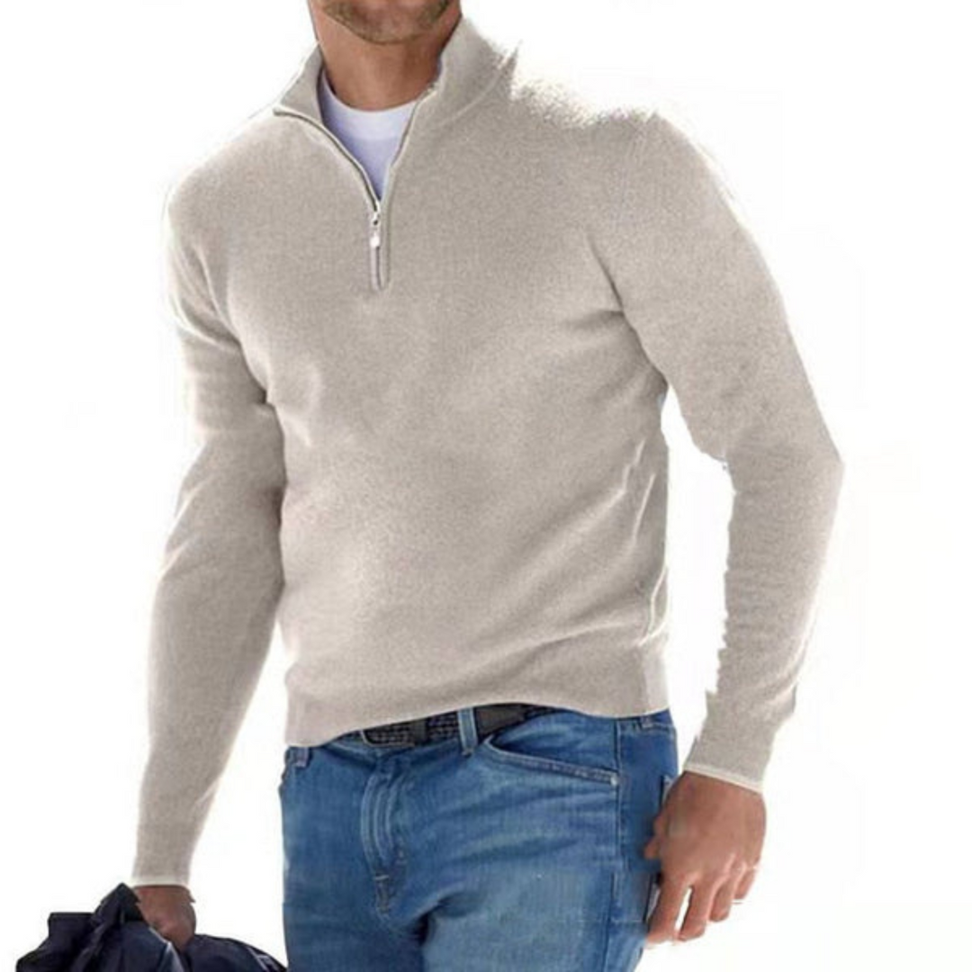 "Eleganter Herrenpullover mit Merino V-Ausschnitt und Reißverschluss; klassische Form, atmungsaktive Synthetik-Wolle."