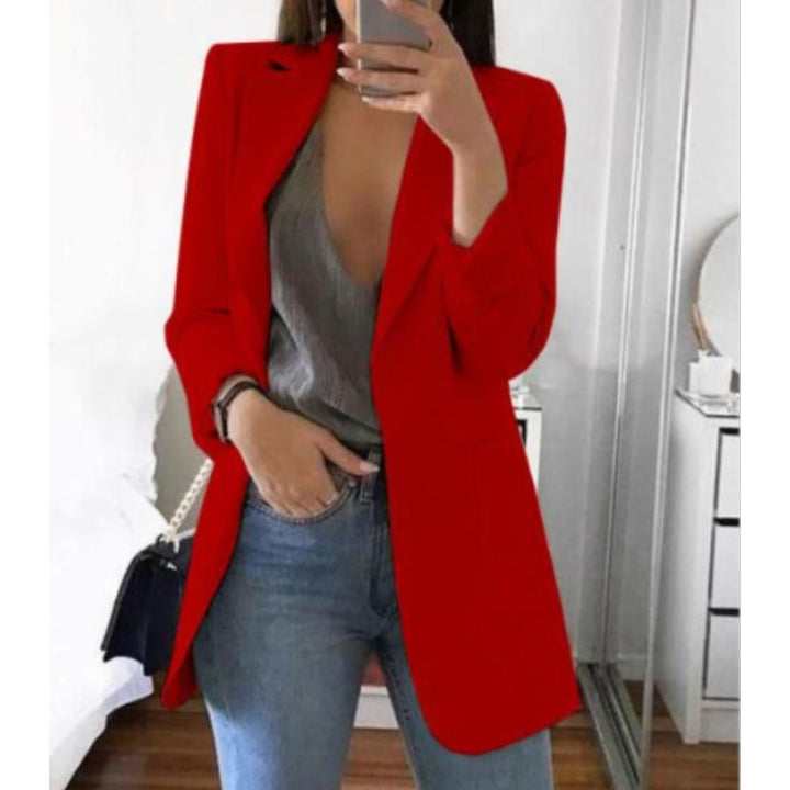 Eleganter Langarm Damenblazer in Schwarz, tailliertes Design, ideal für Büro und festliche Anlässe, raffinierte Eleganz.