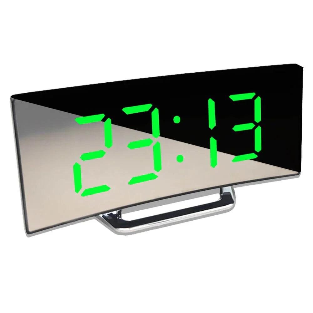 "Eleganter LED-Digitalwecker mit großem Display und geschwungenem Design, ideal für moderne Wohnräume, klar lesbar."