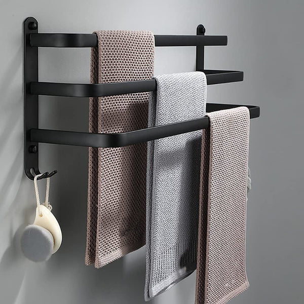 "Eleganter schwarzer Handtuchhalter mit Haken und breiten Stangen, matt Oberfläche, passend für modernes Badezimmerdesign."