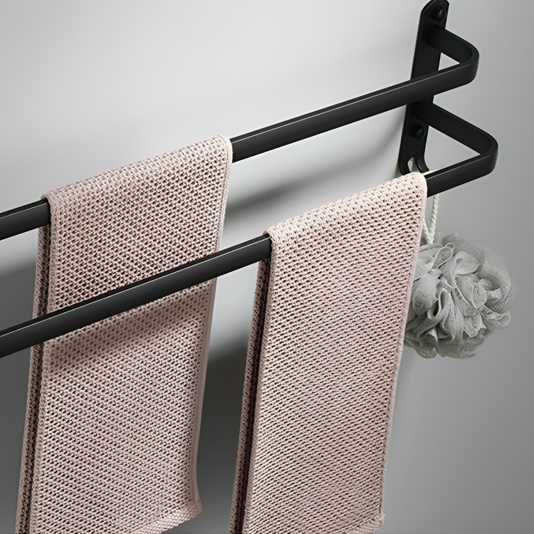 "Eleganter schwarzer Handtuchhalter mit Haken und breiten Stangen, matt Oberfläche, passend für modernes Badezimmerdesign."