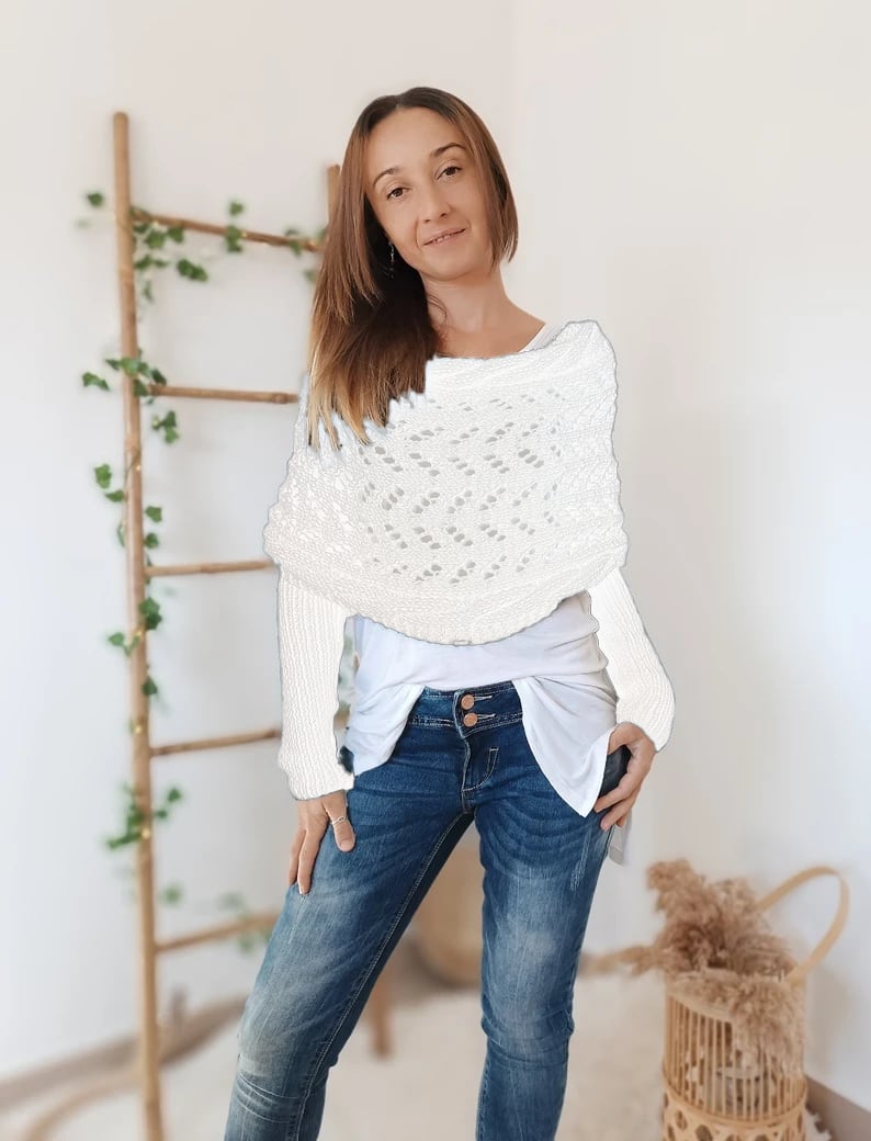 Eleganter Strickschal in Dunkelblau, kuschelig und vielseitig, hochwertiger Strick, passt zu jedem Outfit, ideal für Damen.
