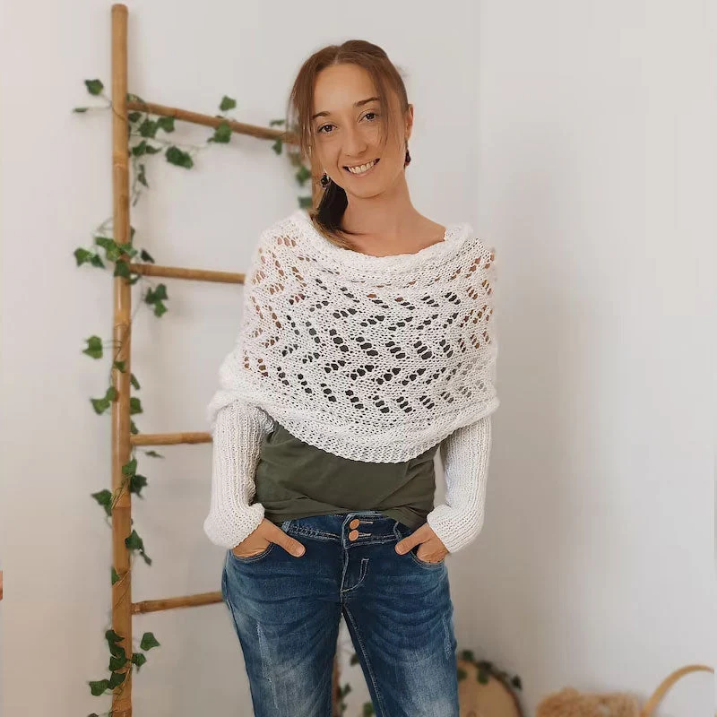 Eleganter Strickschal in Dunkelblau, kuschelig und vielseitig, hochwertiger Strick, passt zu jedem Outfit, ideal für Damen.