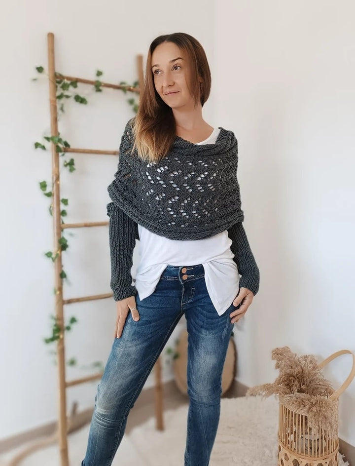 Eleganter Strickschal in Dunkelblau, kuschelig und vielseitig, hochwertiger Strick, passt zu jedem Outfit, ideal für Damen.