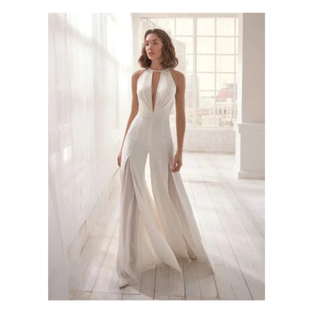 Eleganter weißer Damen-Hochzeits-Jumpsuit mit raffiniertem Design, ideal für stilvolle Hochzeiten und besondere Anlässe.