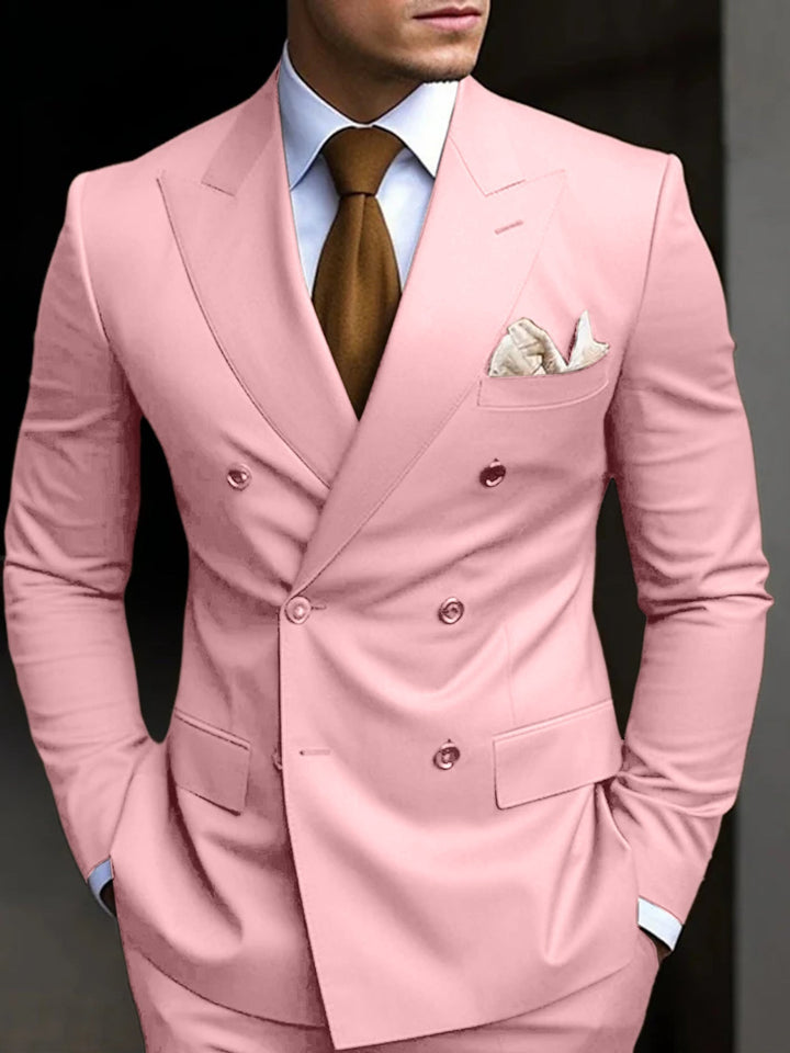 "Eleganter zweireihiger Herrenanzug in Marineblau, ideal für Hochzeitsgäste, mit hochwertigem Stoff und klassischem Look."