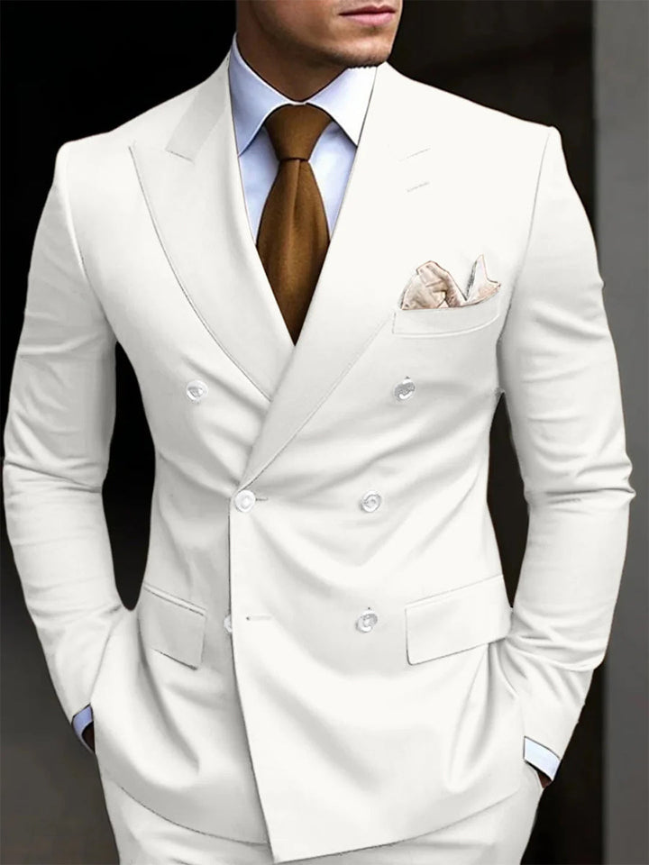 "Eleganter zweireihiger Herrenanzug in Marineblau, ideal für Hochzeitsgäste, mit hochwertigem Stoff und klassischem Look."