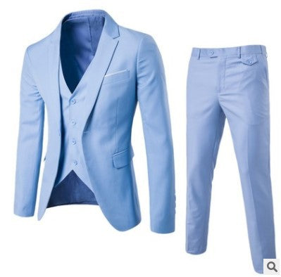 "Elegantes 3-teiliges Herrenanzug-Set aus Wolle, bestehend aus Sakko, Weste und Hose, für modernen und stilvollen Look."