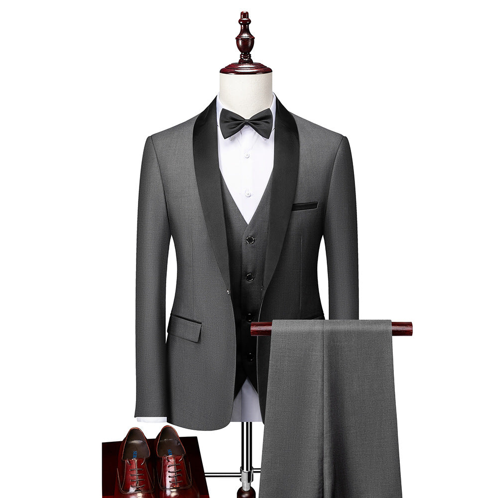 Elegantes 3-teiliges Slim Fit Herrenanzug-Set mit Blazer, Weste und Hose für formelle Anlässe, in klassischem Dunkelblau.
