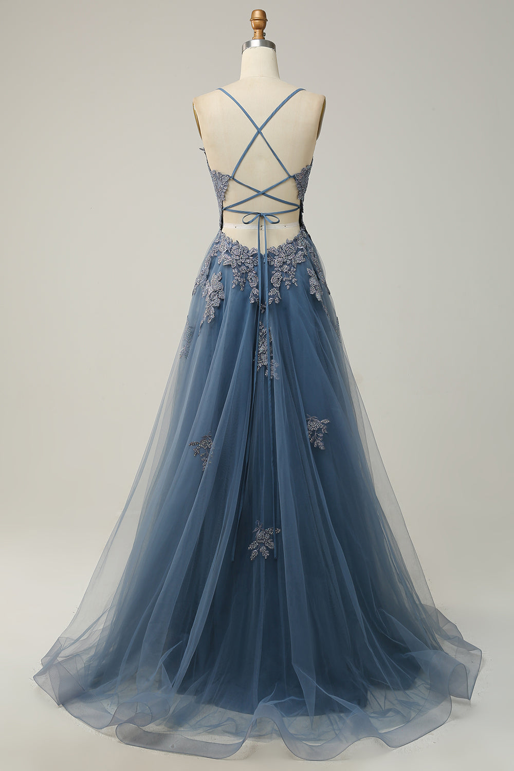 Elegantes A-Linien-Ballkleid mit Spaghettiträgern in Dunkelgrün, perfekte Wahl für festliche Anlässe und Hochzeiten.