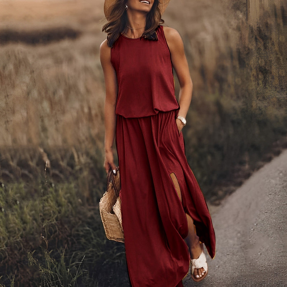 Elegantes ärmelloses Damen-Maxikleid in leuchtendem Burgund, perfekter Sommerlook mit fließender Silhouette.