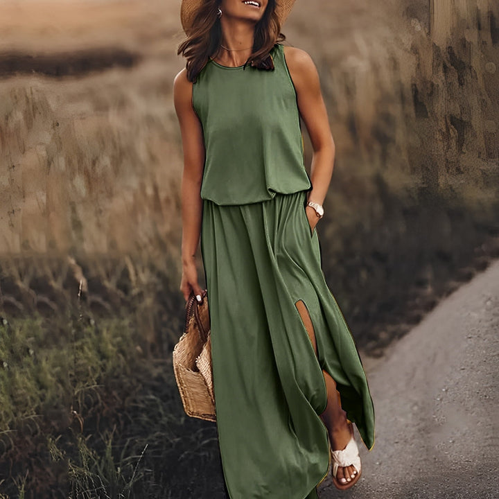 Elegantes ärmelloses Damen-Maxikleid in leuchtendem Burgund, perfekter Sommerlook mit fließender Silhouette.
