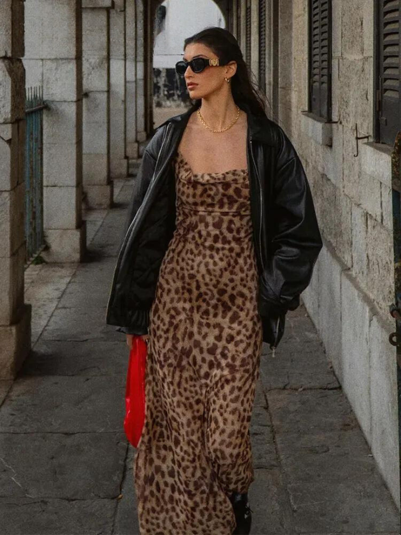 Elegantes ärmelloses Damenkleid mit Leopardenmuster, rückenfrei, Tüllstoff, vintage Stil, ideal für Sommermode.