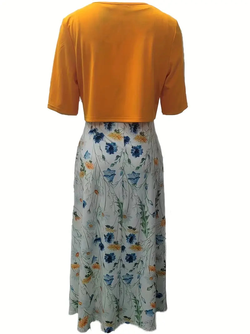 Elegantes Blumen-Set für Frauen: Blumiges Kleid und schlichtes Crop-Top, zweiteiliges Outfit, ideal für besondere Anlässe.