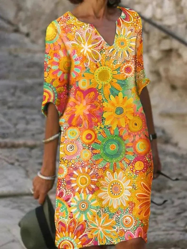 Elegantes Blumenkleid Damen mit V-Ausschnitt und Blütenmuster, ideal für modebewusste Frauen und vielfältige Anlässe.